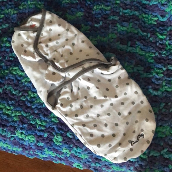 Cuddle bug swaddles - Picture 4 of 5